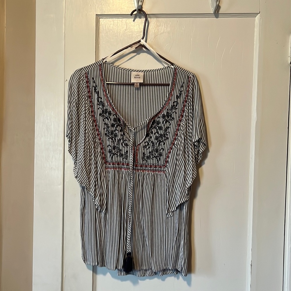 Knox Rose blue striped short sleeve blouse.